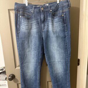 Seven7 18W Slim Straight Jeans in Medium Wash